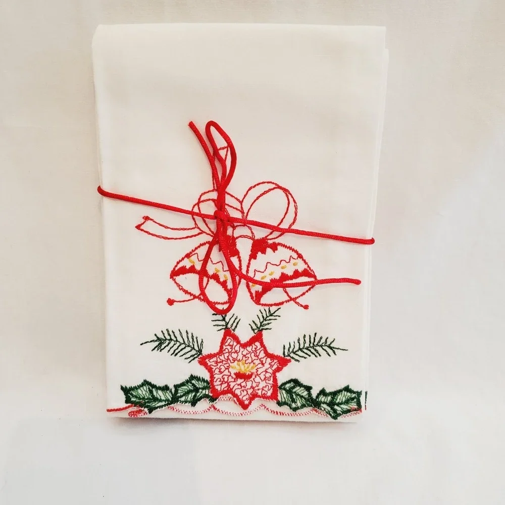 Set Of 4 Holiday Bells Embroidered Napkins 14